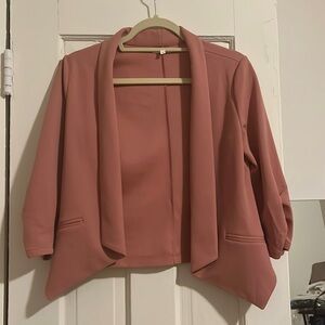 ⬇️PRICE DROP⬇️ Short blazer